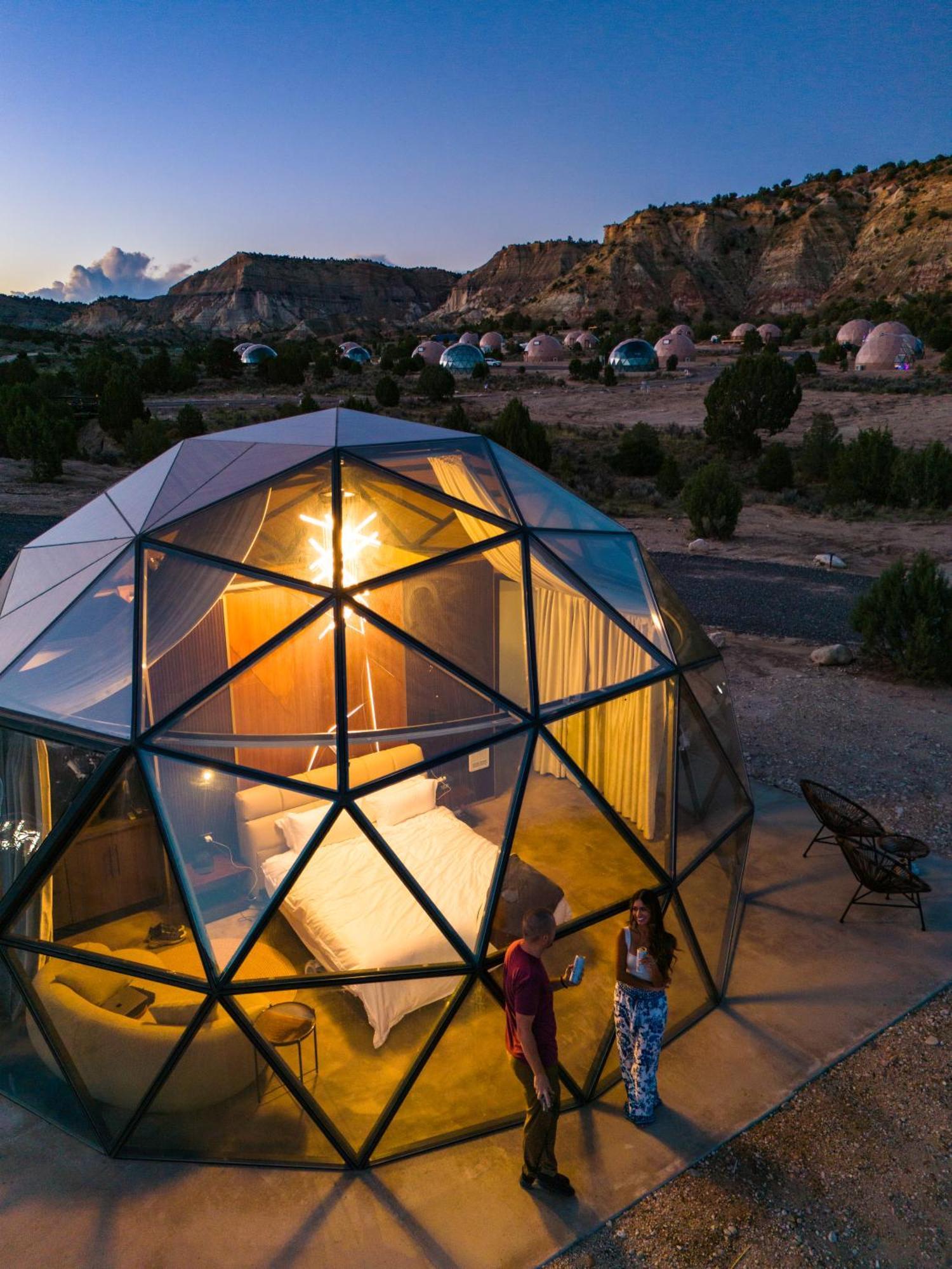 Clear Sky Resorts - Bryce Canyon - Unique Stargazing Domes Кэннонвилл Экстерьер фото