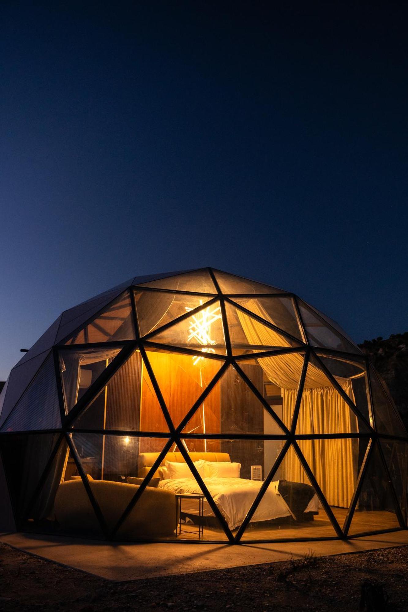 Clear Sky Resorts - Bryce Canyon - Unique Stargazing Domes Кэннонвилл Экстерьер фото